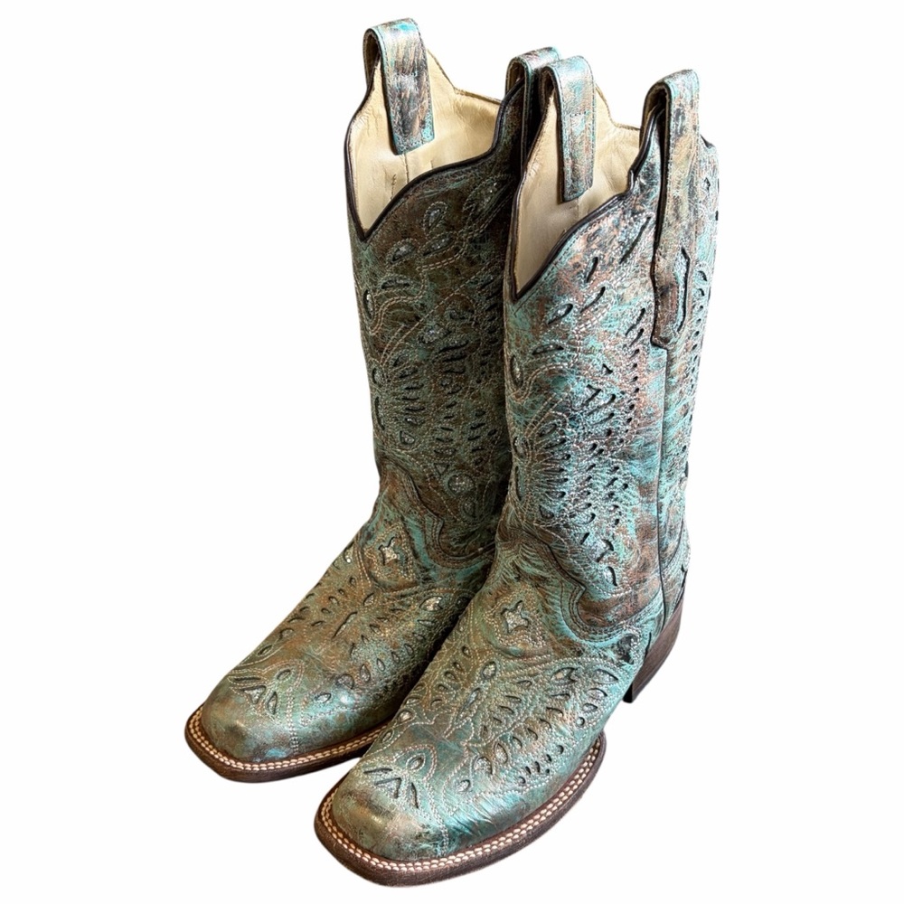 Corral Butterfly Turquoise Inlay Boots Size 6M